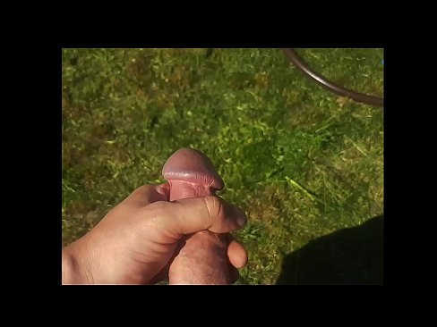 ❤️ A boazona se fode e se ejacula com um esguicho em um jardim de verão ️❌ Porno em nós pt-br.sex78.ru