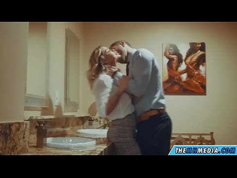 ❤️ Quando uma loira peituda o seduz em um banheiro público ️❌ Porno em nós pt-br.sex78.ru
